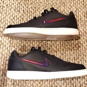 Nike Men's casual sneakers